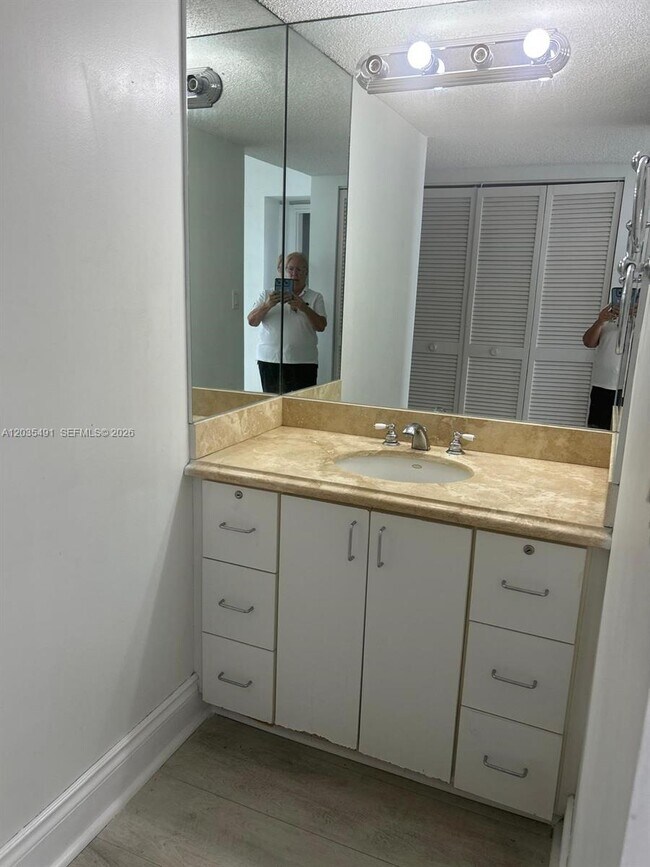 Building Photo - 11111 Biscayne Blvd