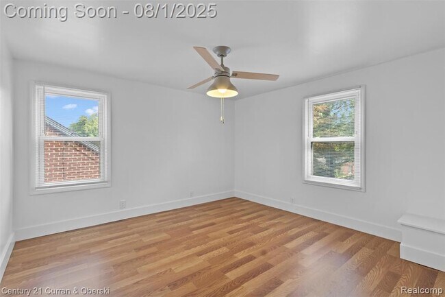 Building Photo - 916 N Melborn St