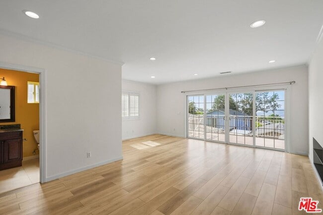Building Photo - 2910 Santa Carlotta St