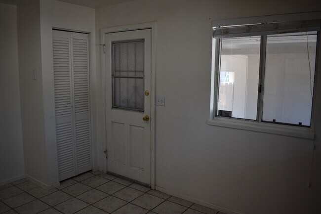 Building Photo - 1333 Frank Ave