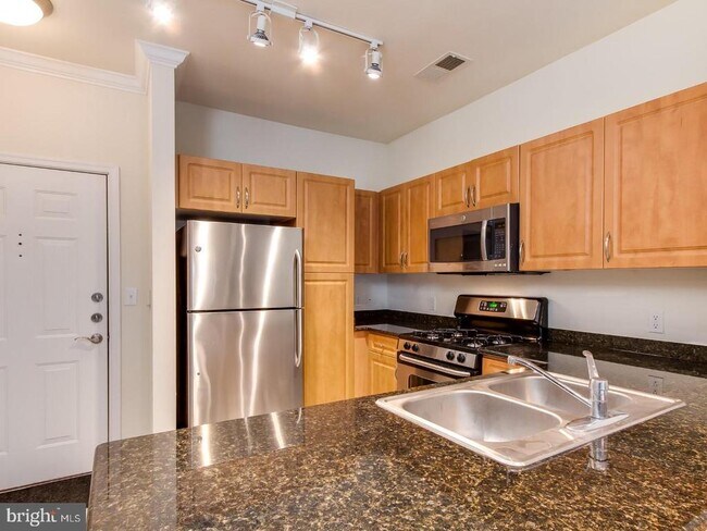 Building Photo - 12941 Centre Park Cir