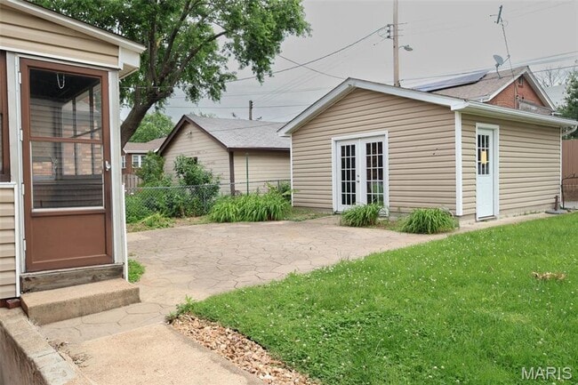 Building Photo - South City Bungalow on cul-de-sac of Charming Homes
