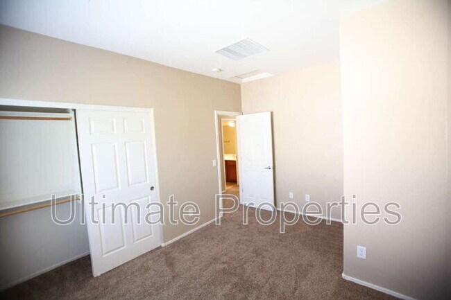 Building Photo - 15145 W Elm Cir