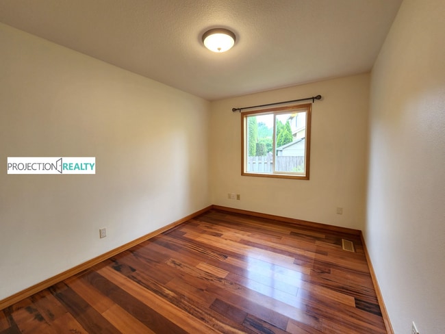 Building Photo - 33994-33997 7 Oaks Dr