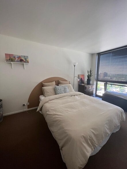Bedroom - 4343 N CLARENDON Ave