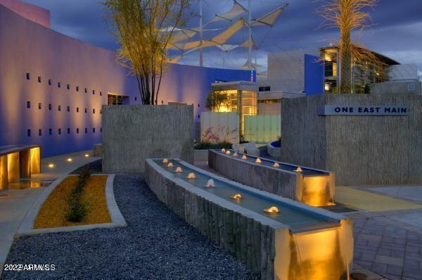 Building Photo - 712 N Santa Barbara