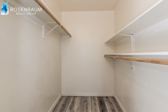 Building Photo - 770 N Dodge Blvd