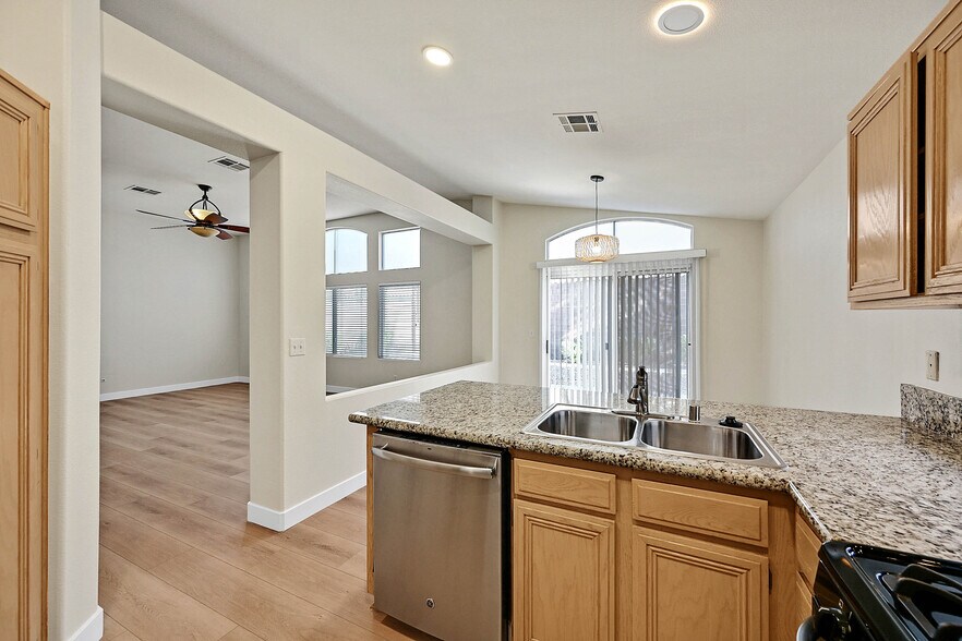 Building Photo - 2559 Misty Olive Ave