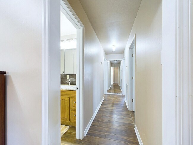 Building Photo - 2814 Balmorhea Ave
