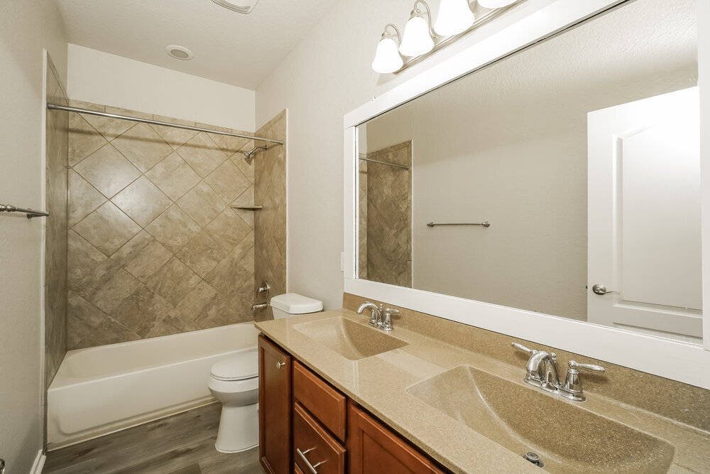 Building Photo - 20107 Silver Strm