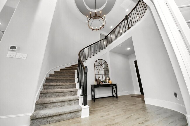 Building Photo - 8119 Messina Mount Dr