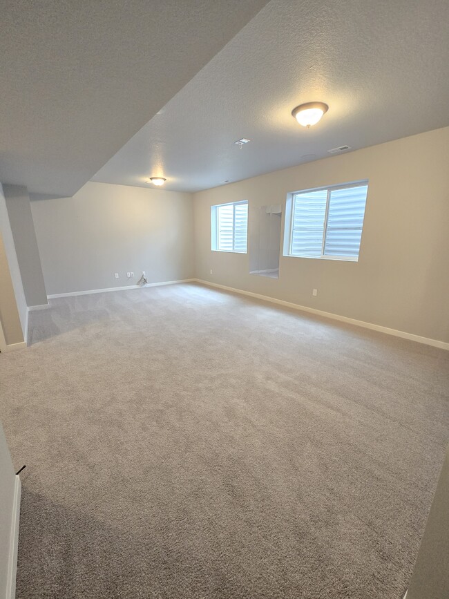 Building Photo - 5446 Mesa Top Dr