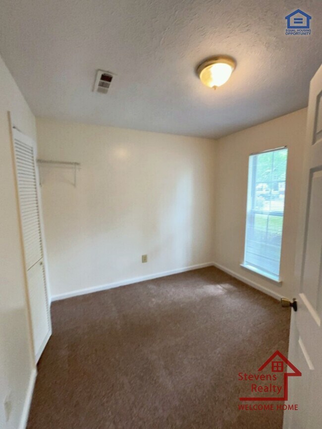 Building Photo - 174 Bybee Woods Dr