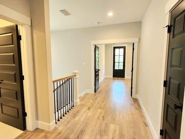 Building Photo - Stunning new executive home in Gulf Shores!