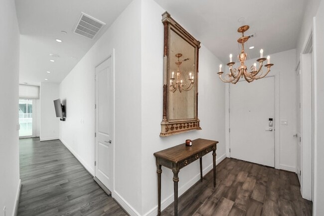 Building Photo - 4521 San Felipe St