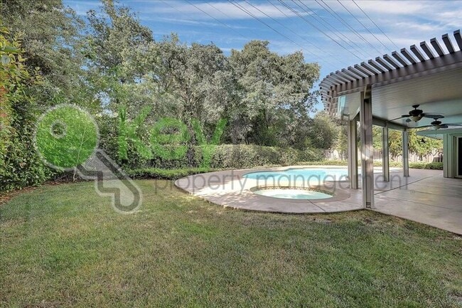 Building Photo - 304 Diamond Oaks Rd