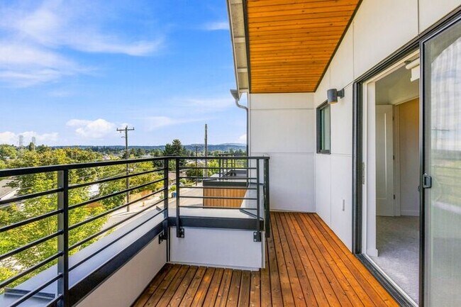Building Photo - ULTRA-MODERN Air Conditioned Townhome in Beacon Hill (1st Month Free)