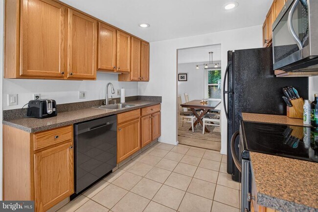 Building Photo - 7529 Camp Alger Ave