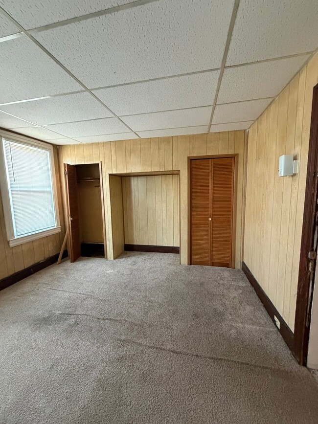 Building Photo - Three bedroom one bath home close route 30