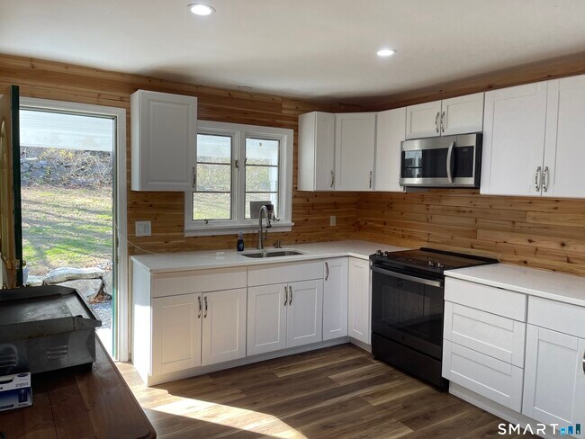 Building Photo - 37 Long Meadow Rd