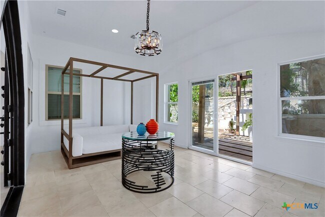 Building Photo - 513 Persimmon Trail
