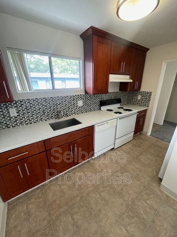 Building Photo - 407 Fairmount Ave