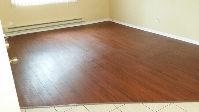 Building Photo - 183 N Waters Edge Dr