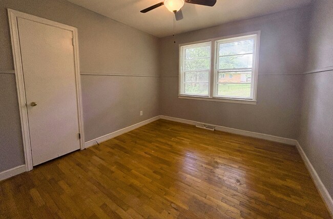 Building Photo - 206 Von Hollen Dr