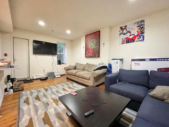 Building Photo - 1035 Washington St
