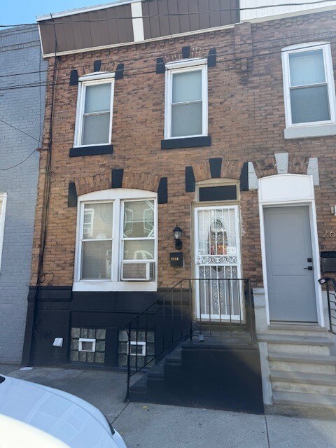 Building Photo - 2624 Gerritt St