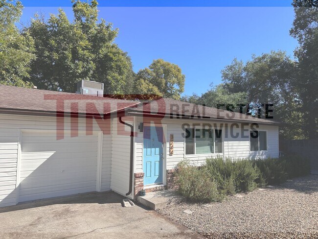 Primary Photo - Charming Duplex in Carmichael
