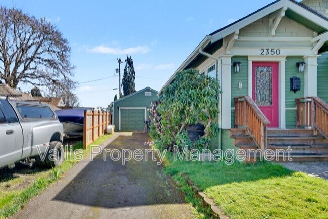 Building Photo - 2350 Cottage St SE