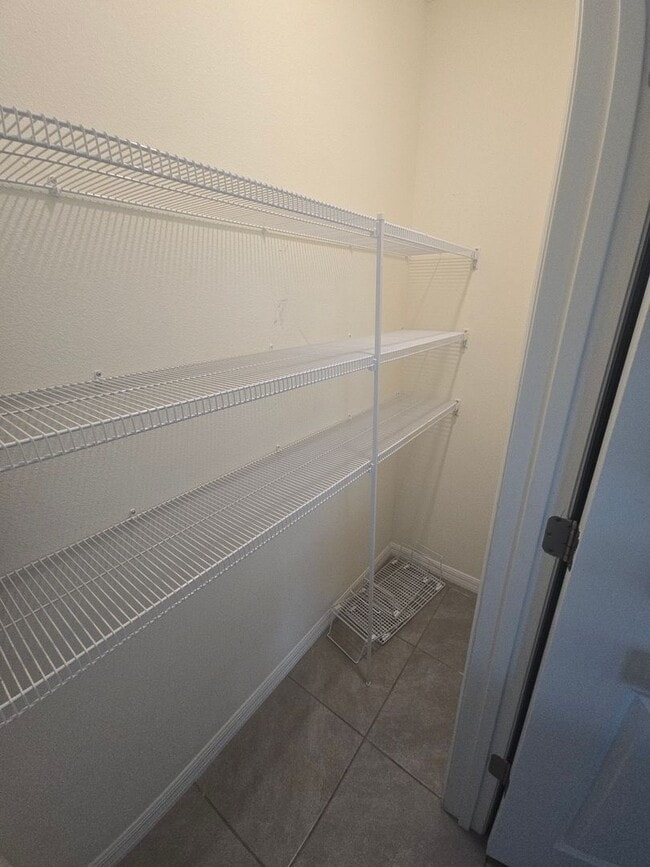 Building Photo - Gorgeous 3-Bedroom, 2-Bathroom Townhouse in Bradenton