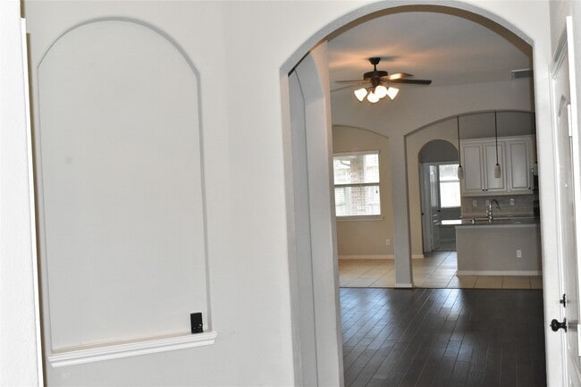 Building Photo - 29027 Crystal Rose Ln