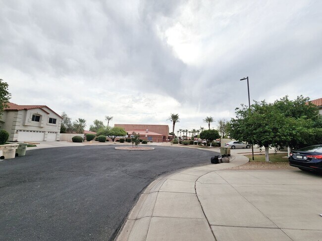 Building Photo - Marshall Ranch 5 bedroom!!  Available Now.