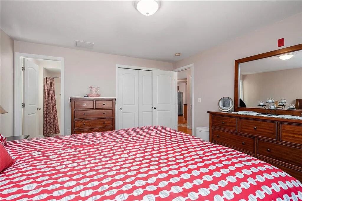 Building Photo - 402 New River Rd