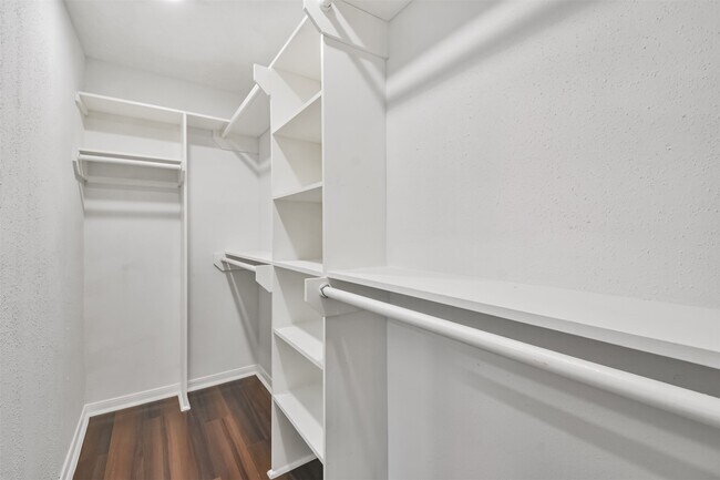 Building Photo - 1011 Cedar Post Ct