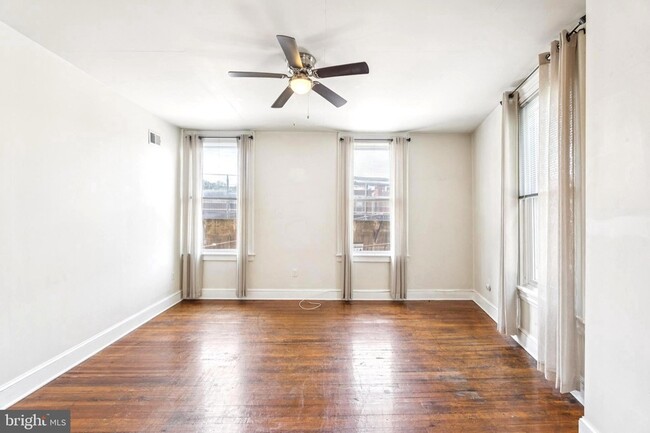 Building Photo - 4373 Cresson St