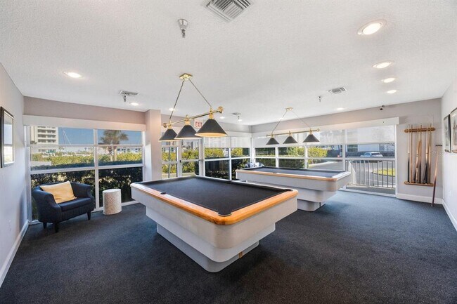 Building Photo - 8000 Sailboat Key Blvd S