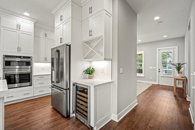 Building Photo - 13109 Alton Rd