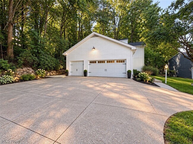 Building Photo - 4542 Briarcliff Trail