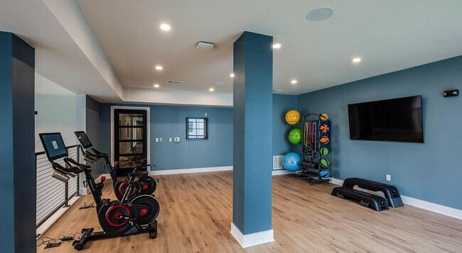 Building Photo - 435 Encore Way