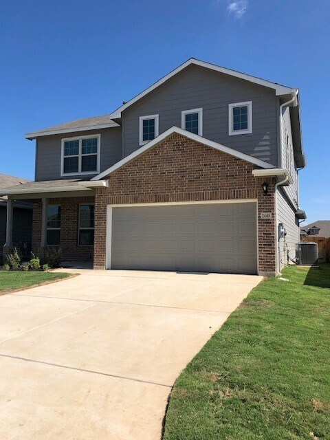 Building Photo - New Braunfels 4 bedroom
