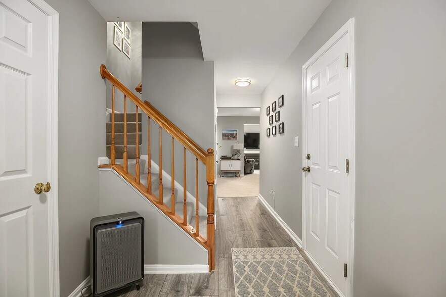 Building Photo - 7206 Finch Ln