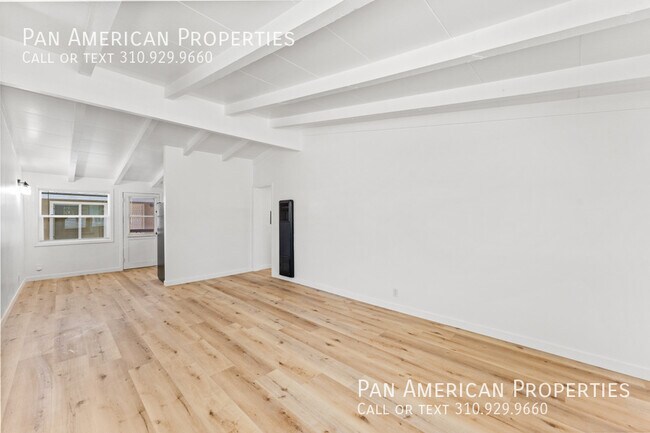 Building Photo - 141 E Mayfair Ave