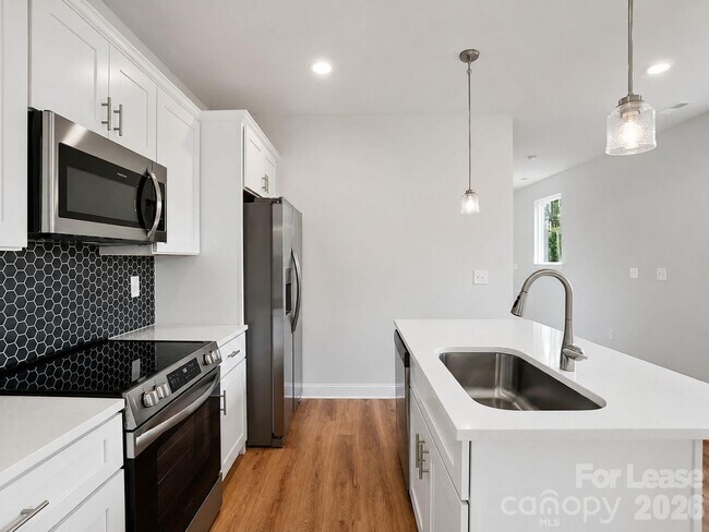 Building Photo - 339 Gray Dr