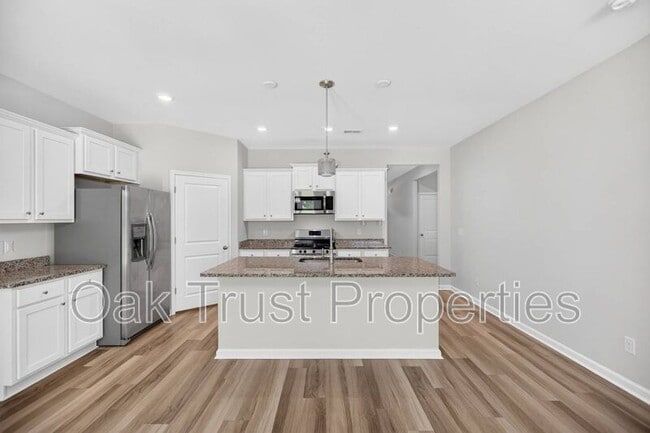 Building Photo - 216 Sarcoxie Rd