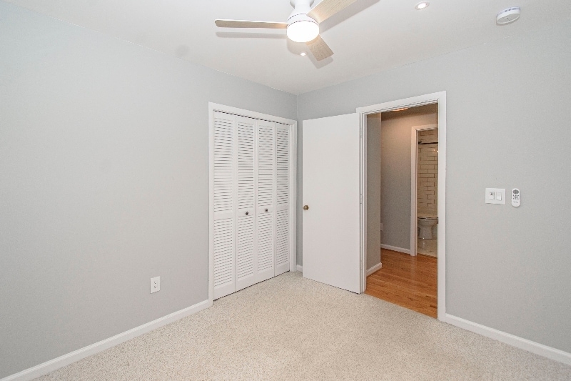 Building Photo - 118 Camelot Ct