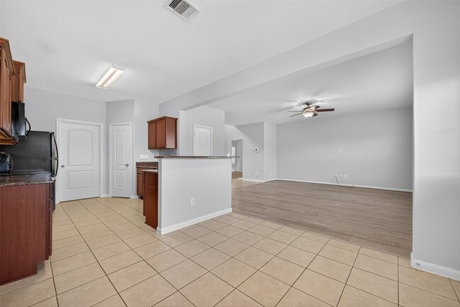 Building Photo - 5119 Harbor Palm Dr