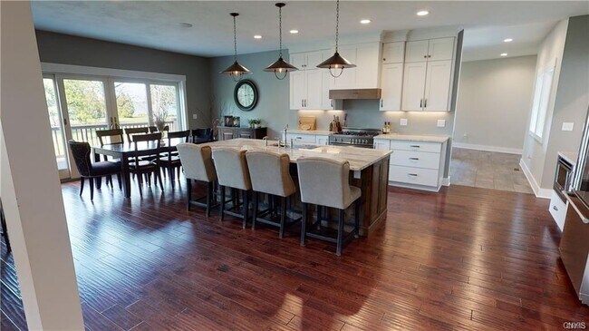Building Photo - 8861 Shellman Dr